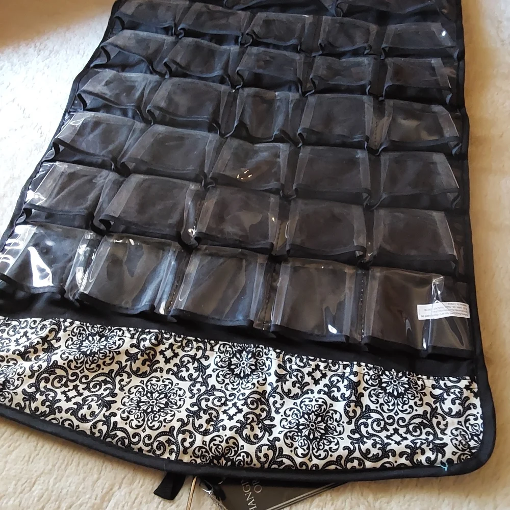 🌺 NWT Raymond Waites 66 Picket Hanging Jewelry Organizer